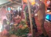 Babinsa Koramil 1420-07 Baranti Jaga Harga Tetap Waras