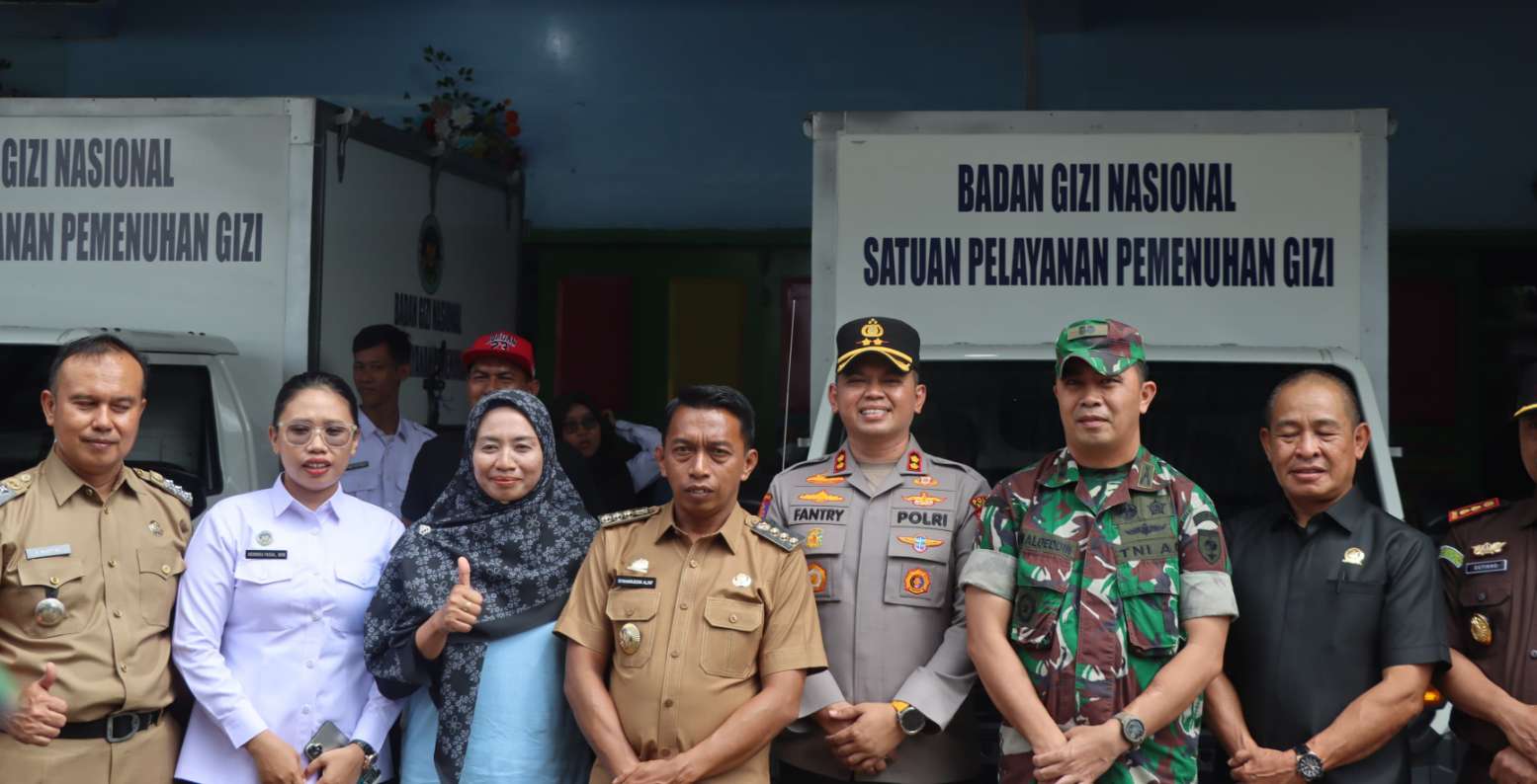 Kapolres Sidrap AKBP Fantry Taherong bersama Forkopimda hadiri peresmian SPPG di Sidrap.