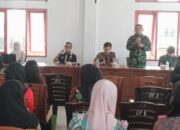 Personel Koramil 05/Dua Pitue Giring Bansos Tepat Sasaran