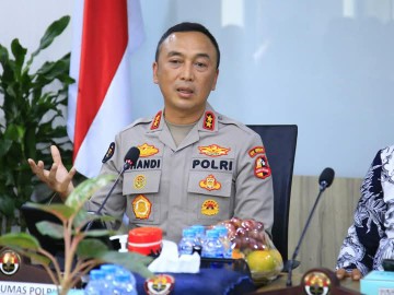 Kadiv Humas Polri Irjen. Pol. Sandi Nugroho saat memberikan keterangan pers tentang langkah Polri menjaga keamanan.