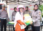 Polwan Polres Sidrap Salurkan Beras Murah, Warga Terbantu