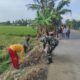 Plt Danramil 04/Watang Pulu Pimpin Aksi Bersih Desa