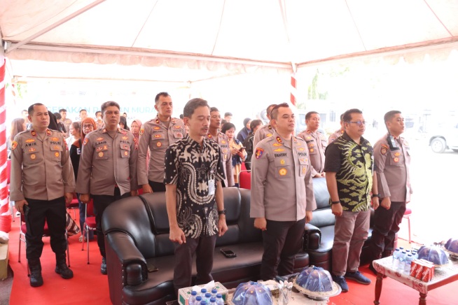 Kapolres Sidrap dan pejabat Polres Sidrap hadiri Launching Gerakan Pangan Murah.