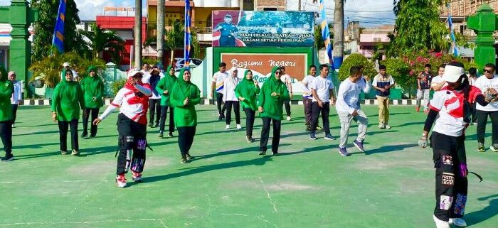 Semarak HUT RI Ke-80, Kodim 1420/Sidrap dan Bulog Gelar Senam Bersama