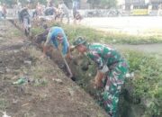 Peltu Kisman Bersama Warga Lawan Banjir di Sidrap