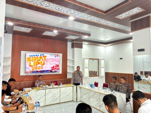 Kapolres Sidrap melalui Wakapolres memberikan arahan dalam Lat Pra Ops Sikat Lipu 2025 di Rupatama Polres Sidrap.