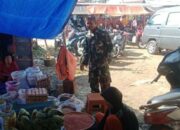 Babinsa 02/Tellu Limpoe Pastikan Harga Stabil