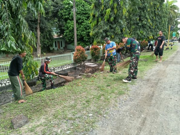 Pasi Ops Kodim 1420 pimpin kerja bakti pembersihan lingkungan Makodim Sidrap.