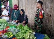 Babinsa Turun Langsung Pantau Harga Kebutuhan Pokok