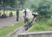 Jelang HUT TNI, Babinsa Pimpin Aksi Bersih Stadion Ganggawa