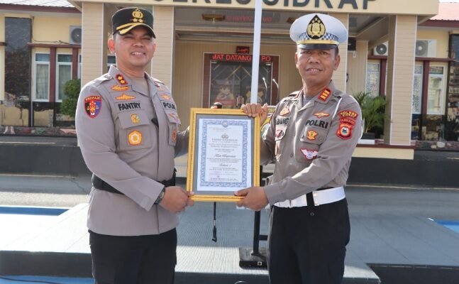 Dedikasi Berbuah Prestasi, Sat. Lantas Polres Sidrap Terima Penghargaan Kapolres
