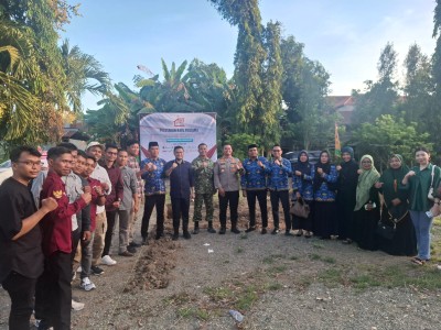 Dandim 1420/Sidrap Letkol Inf Awaloeddin bersama Forkopimda menghadiri peletakan batu pertama pembangunan gerai Koperasi Merah Putih di Desa Bulu Cenrana Sidrap.