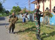 Babinsa dan Warga Bongkar Sumbatan, Selamatkan Rappang