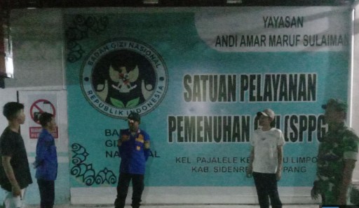 Personel Koramil 1420-02/Tellu Limpoe bersama anggota Damkar dan Satpol PP melaksanakan patroli gabungan di Kecamatan Tellulimpoe, Sidrap, untuk memastikan keamanan fasilitas umum dan lingkungan masyarakat tetap kondusif.