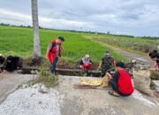 Babinsa – Mahasiswa Unhas Bersatu Demi Cegah Banjir