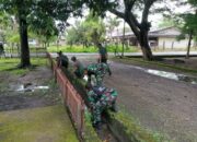 Antisipasi Banjir! Prajurit Kodim 1420/Sidrap Bersihkan Drainase