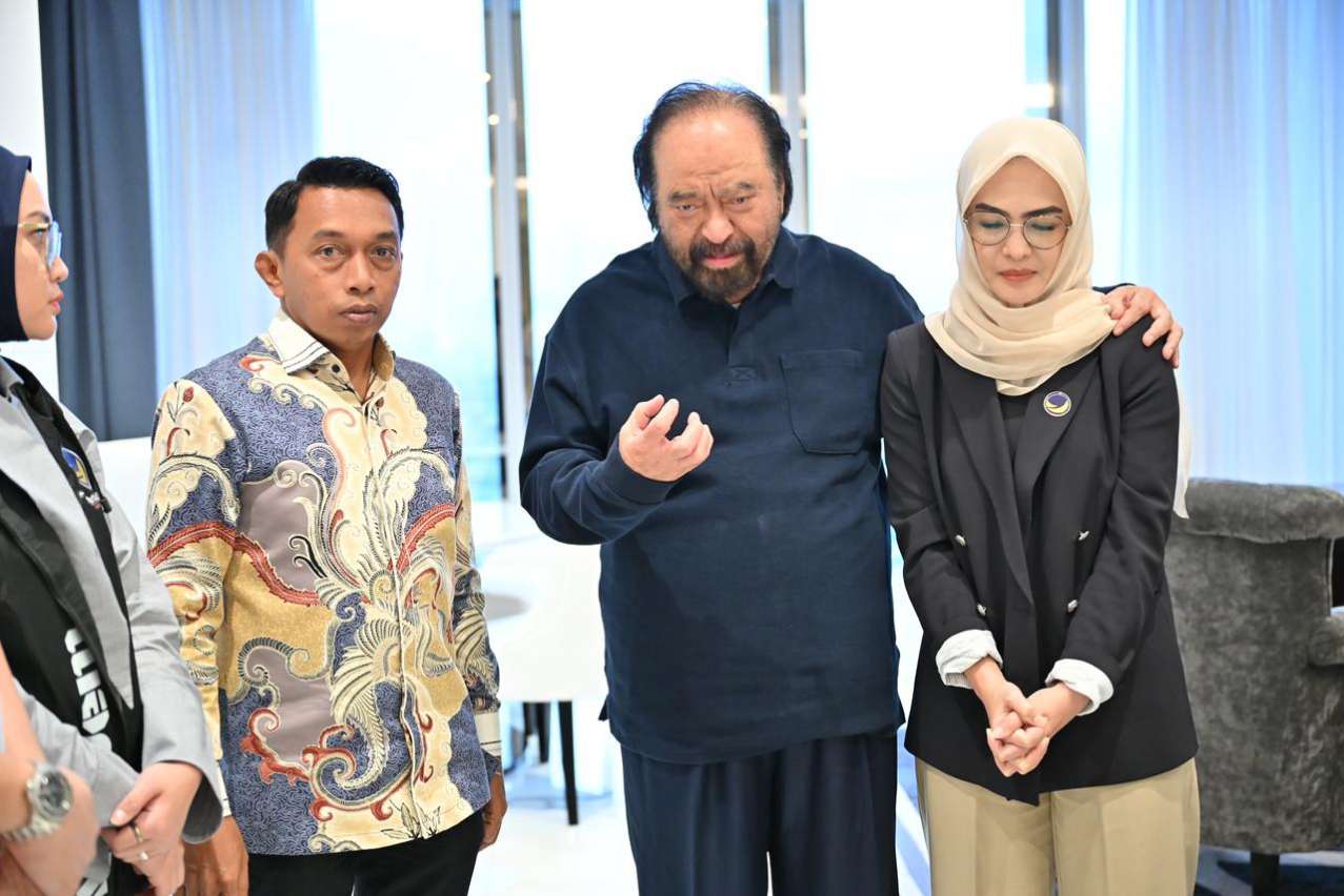 Syaharuddin Alrif bersama Surya Paloh saat pertemuan di Jakarta jelang penunjukan Ketua DPW Partai NasDem Sulawesi Selatan.