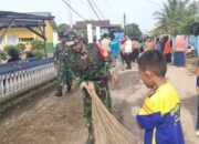 Drainase Duampanua Bermasalah? TNI Bergerak, Lurah Beri Apresiasi