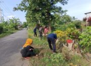 Kenapa Pajalele? TNI Bersama Warga ‘Bongkar’ Saluran Air Saat Situasi Tak Menentu