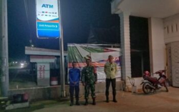 Patroli Tengah Malam! Babinsa Gandeng Damkar Jaga Amparita