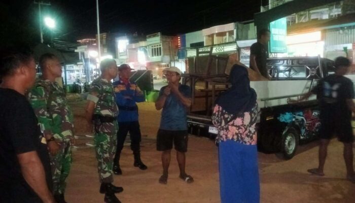 Ada Apa di Tanru Tedong? Personel Koramil & Damkar Beri Edukasi Warga