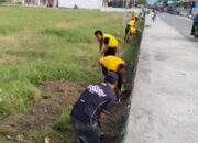 Polsek Pamona Barat Bersama Pemerintah dan Masyarakat Desa Meko Gelar Jumat Bersih