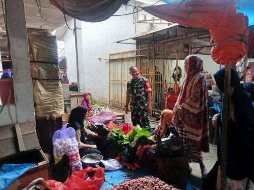 Babinsa Blusukan! Harga Pangan Dikawal Demi Ketahanan Pangan Nasional