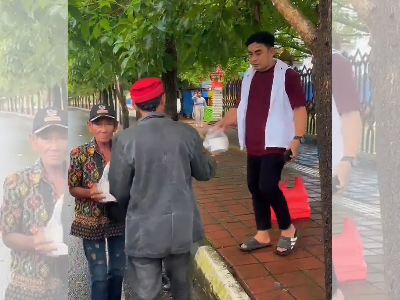 PSI Kabupaten Gowa Gelar Bagi-bagi Takjil di Lapangan Syech Yusuf