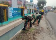 Babinsa Bergerak, Rappang Bersih dari Sampah! Karbak Jadi Tameng Banjir