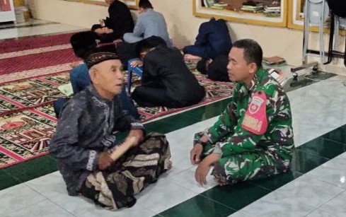 Safari Subuh Babinsa Jadi Tempat Curhat Warga