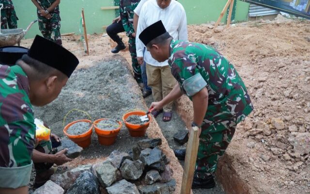 Dandim 1420/Sidrap Sowan Bangun Mushola dan Bagi Sembako di Dua Pitue