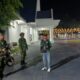 Personel Koramil Bersama Komponen Masyarakat “Ngeronda” di Pangkajene