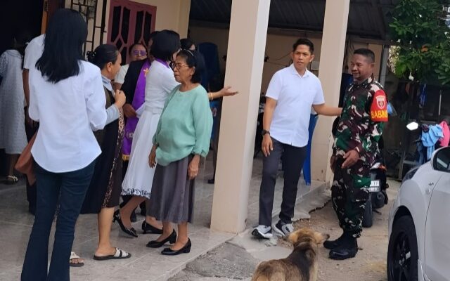 Babinsa Batu Lappa Jaga Ketat Gereja Kibaid