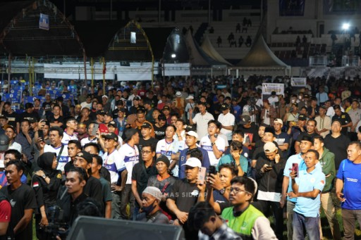 Ribuan peserta domino memadati Stadion Ganggawa Sidrap dalam ajang Domino Bupati Cup II yang berlangsung meriah.