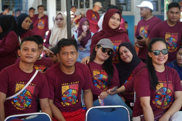 Kebersamaan alumni SMK Negeri 4 Gowa saat Reuni Akbar, berkumpul lintas angkatan dengan penuh kehangatan dan nostalgia.